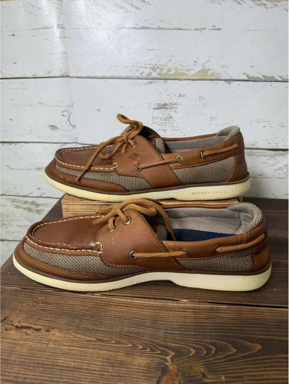 Men's Surveyor 2 Eye Leather Boat Shoe Size 10